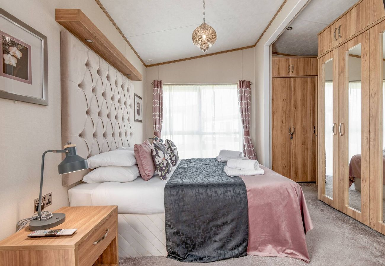 Chalet in St Andrews - Lodge 52 Stewarts Resort, St Andrews