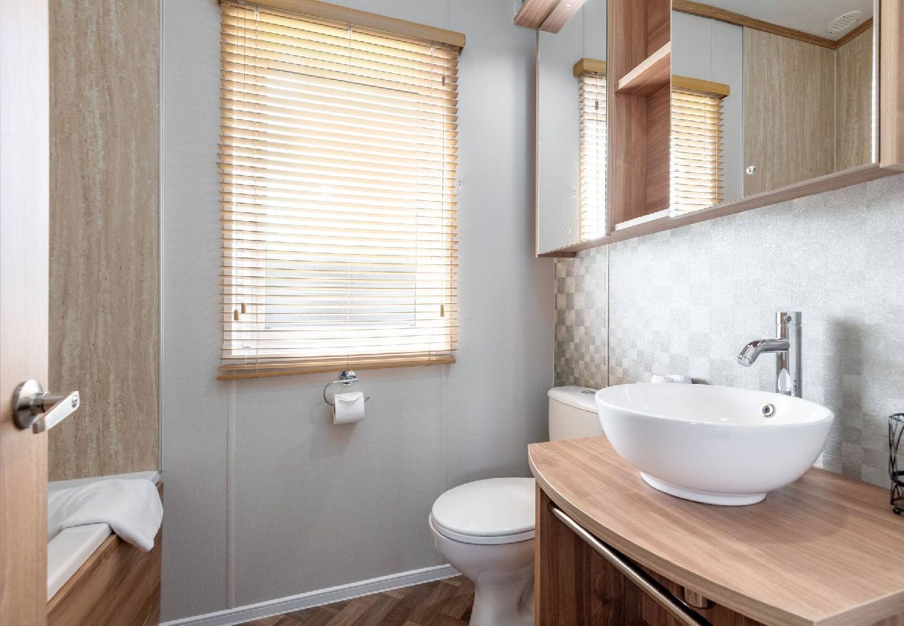 Chalet in St Andrews - Lodge 52 Stewarts Resort, St Andrews