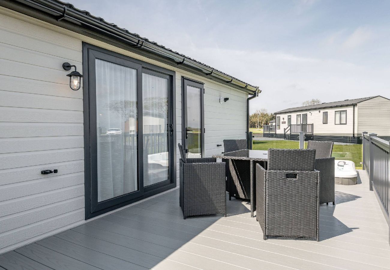 Chalet in St Andrews - Lodge 52 Stewarts Resort, St Andrews