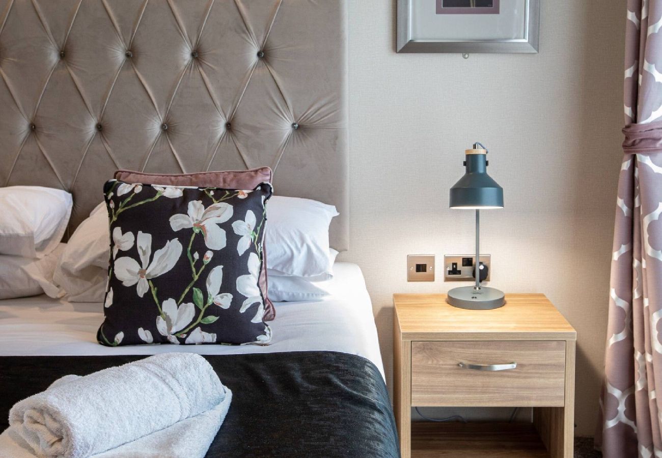 Chalet in St Andrews - Lodge 26 Stewarts Resort, St Andrews