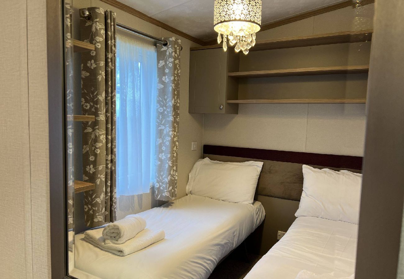 Chalet in St Andrews - Lodge 31 Stewarts Resort, St Andrews
