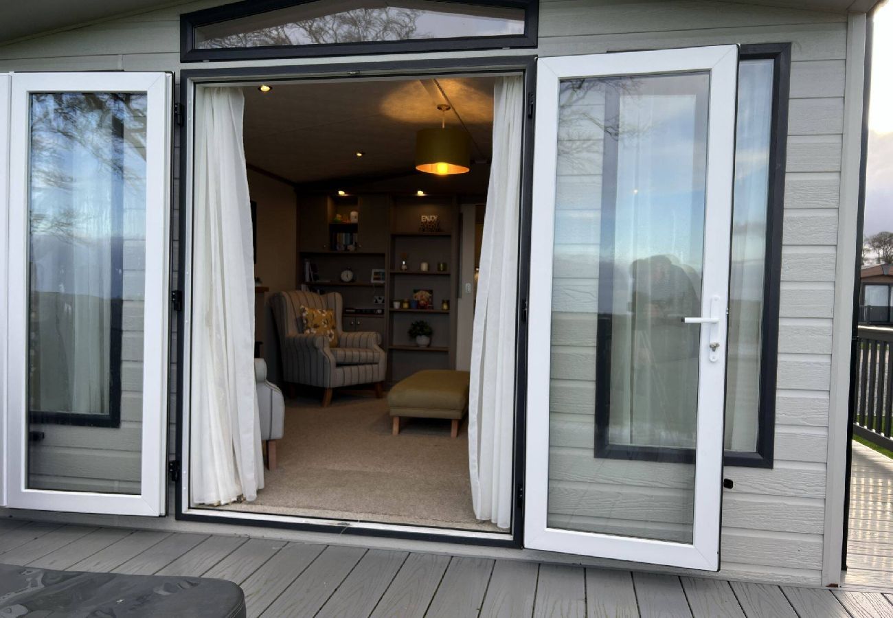 Chalet in St Andrews - Lodge 31 Stewarts Resort, St Andrews