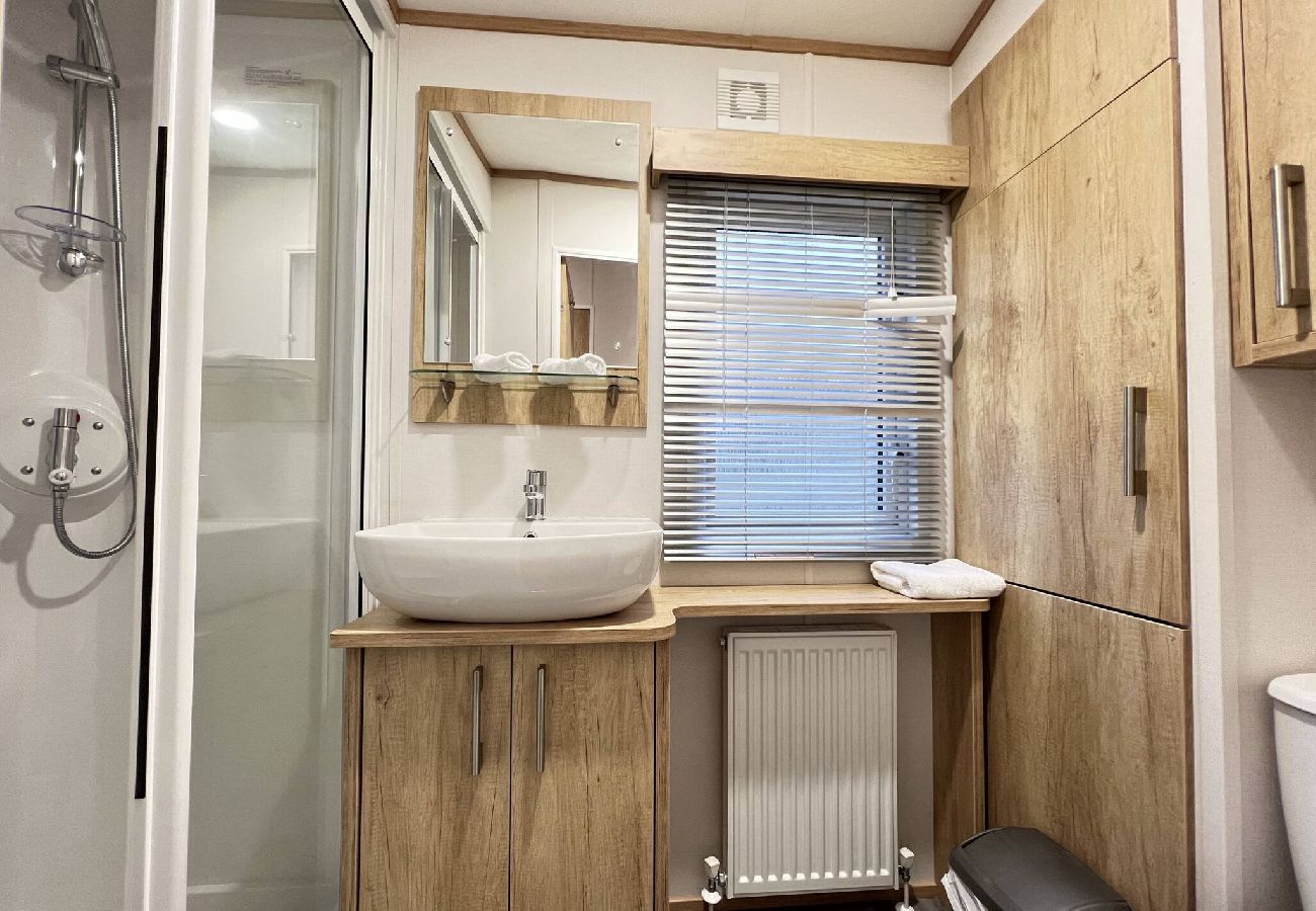 Chalet in St Andrews - Lodge 23 Stewarts Resort, St Andrews