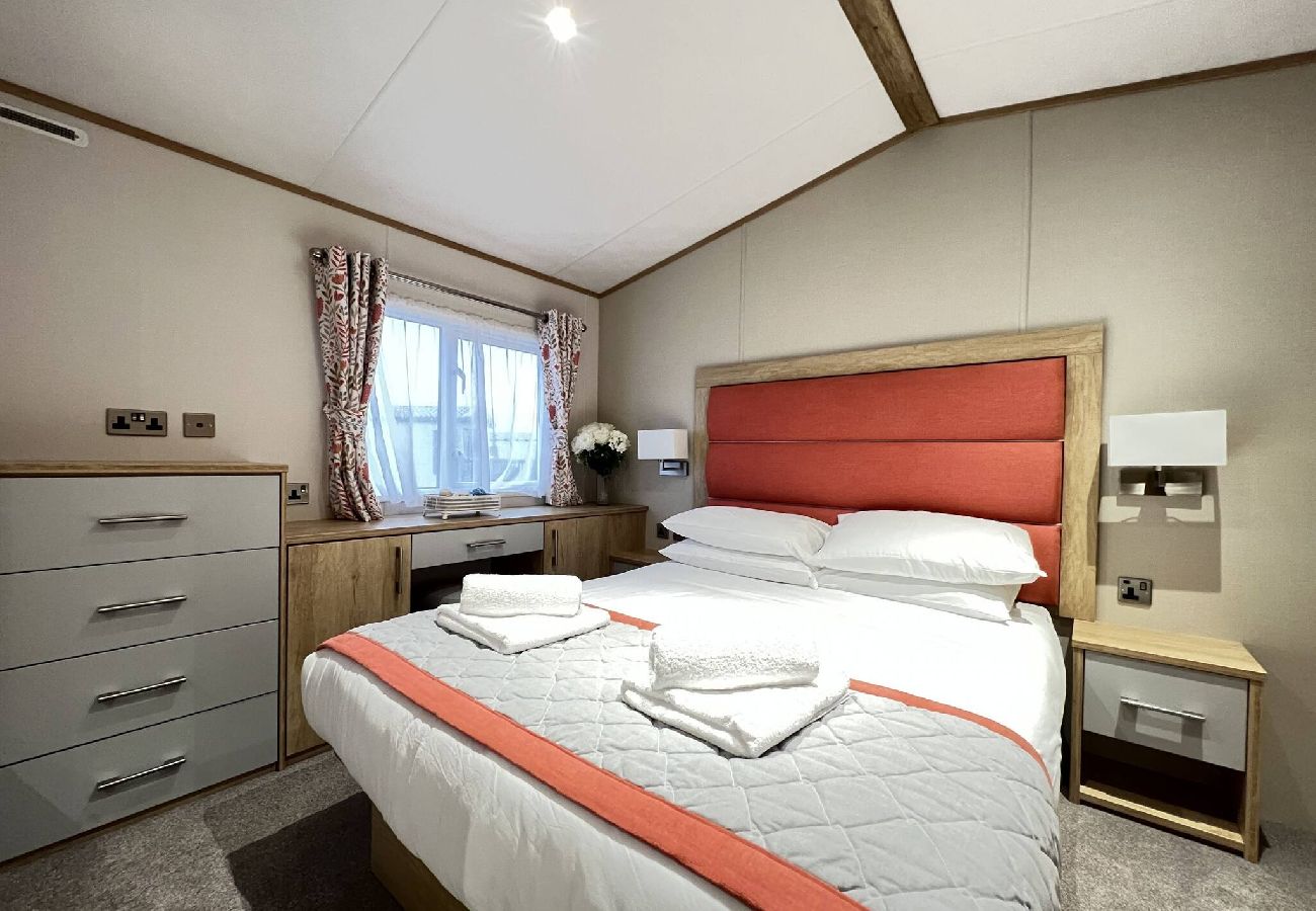 Chalet in St Andrews - Lodge 23 Stewarts Resort, St Andrews