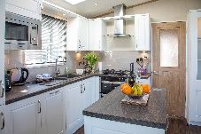 House in Fife - Nature Haven Lodge 30, Stewarts Resort