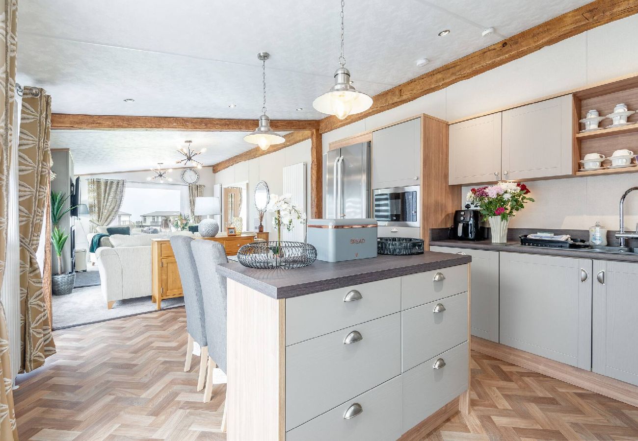 Chalet in St Andrews - Lodge 76 Stewarts Resort, St Andrews