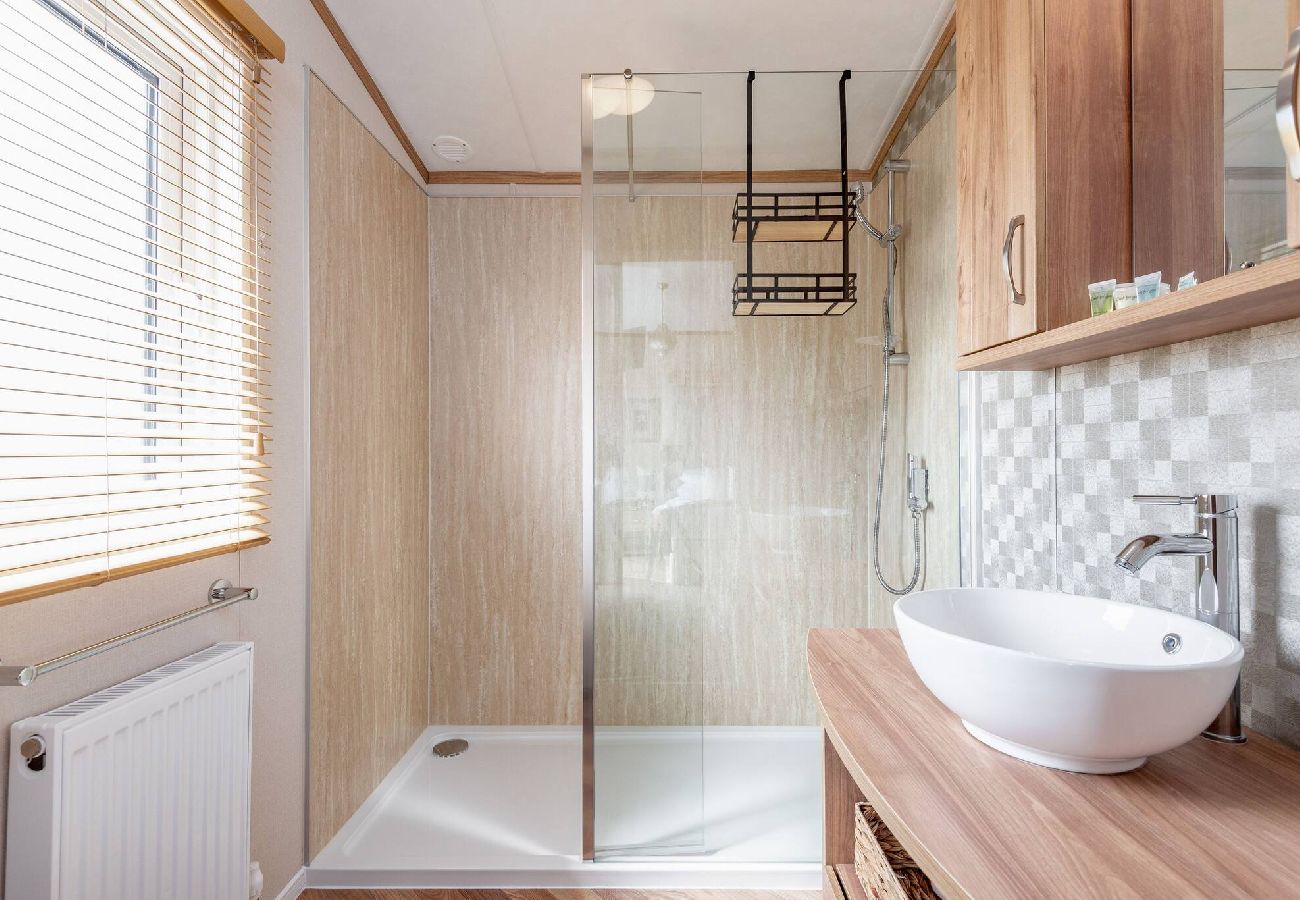 Chalet in St Andrews - Lodge 76 Stewarts Resort, St Andrews