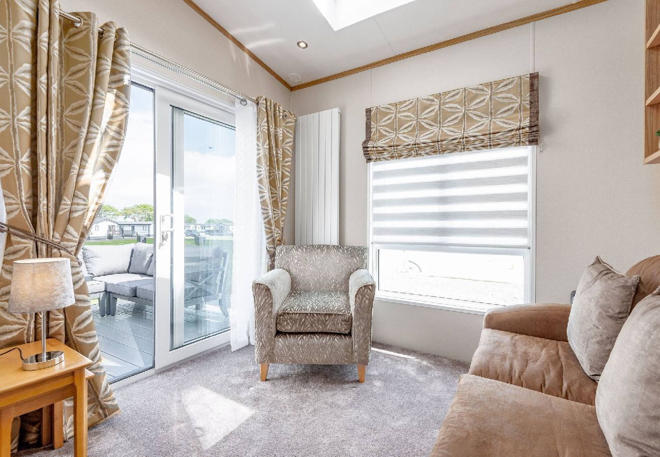 Chalet in St Andrews - Lodge 76 Stewarts Resort, St Andrews