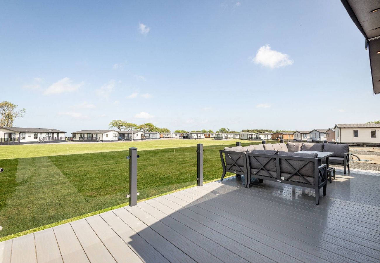Chalet in St Andrews - Lodge 76 Stewarts Resort, St Andrews