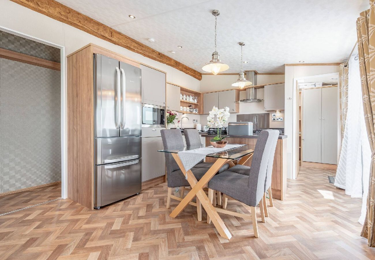 Chalet in St Andrews - Lodge 76 Stewarts Resort, St Andrews