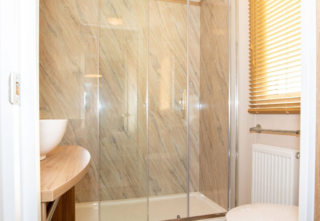 Chalet in St Andrews - Lodge 27 Stewarts Resort, St Andrews