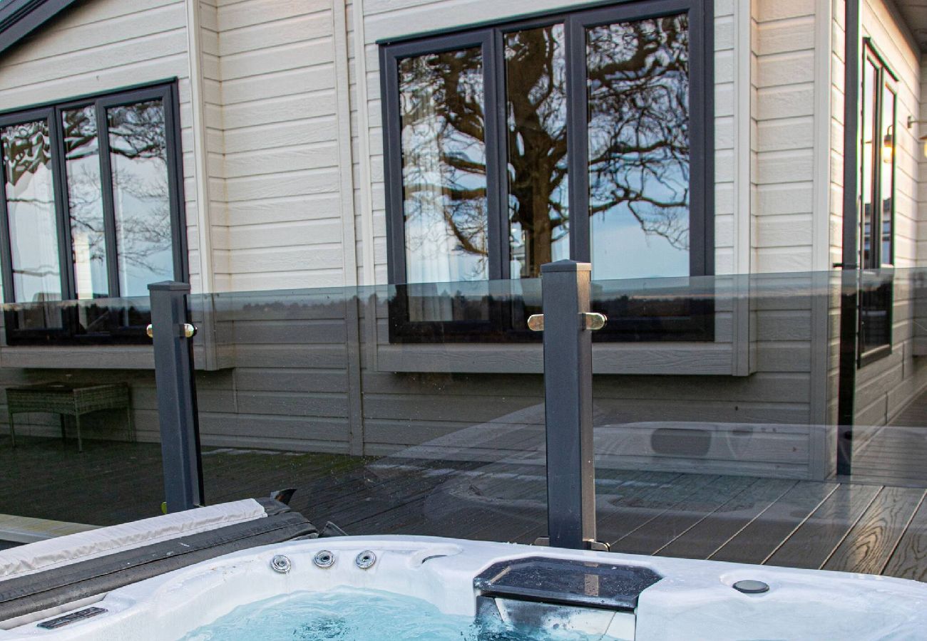 Chalet in St Andrews - Lodge 27 Stewarts Resort, St Andrews