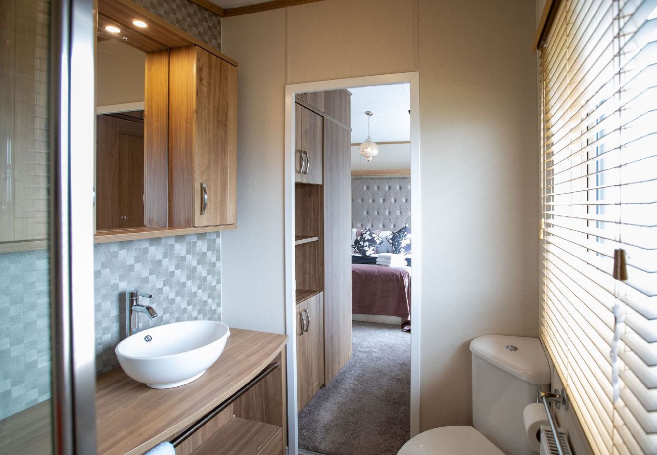 Chalet in St Andrews - Lodge 7 Stewarts Resort, St Andrews