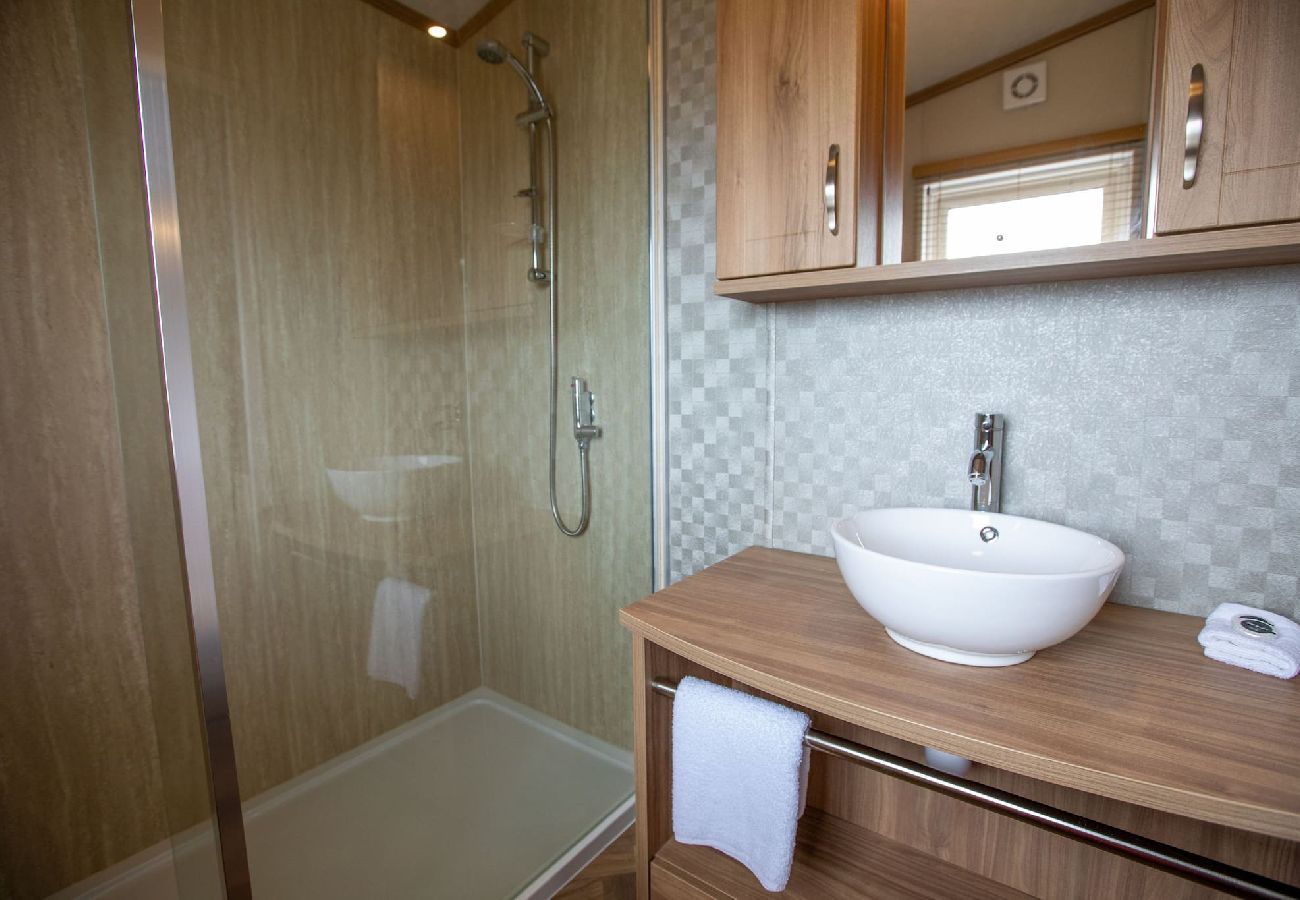 Chalet in St Andrews - Lodge 7 Stewarts Resort, St Andrews