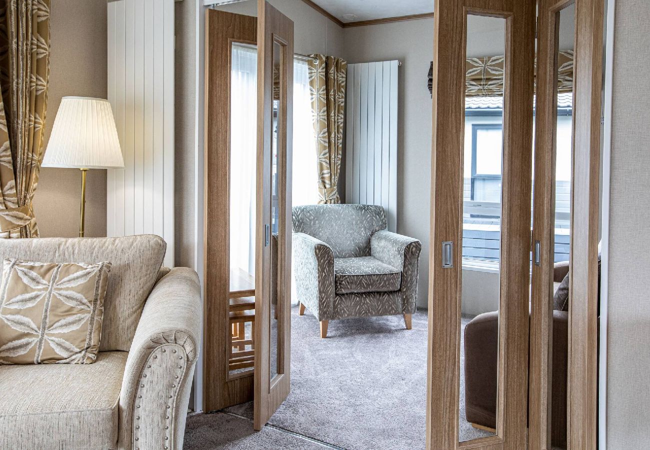 Chalet in St Andrews - Lodge 8 Stewarts Resort, St Andrews