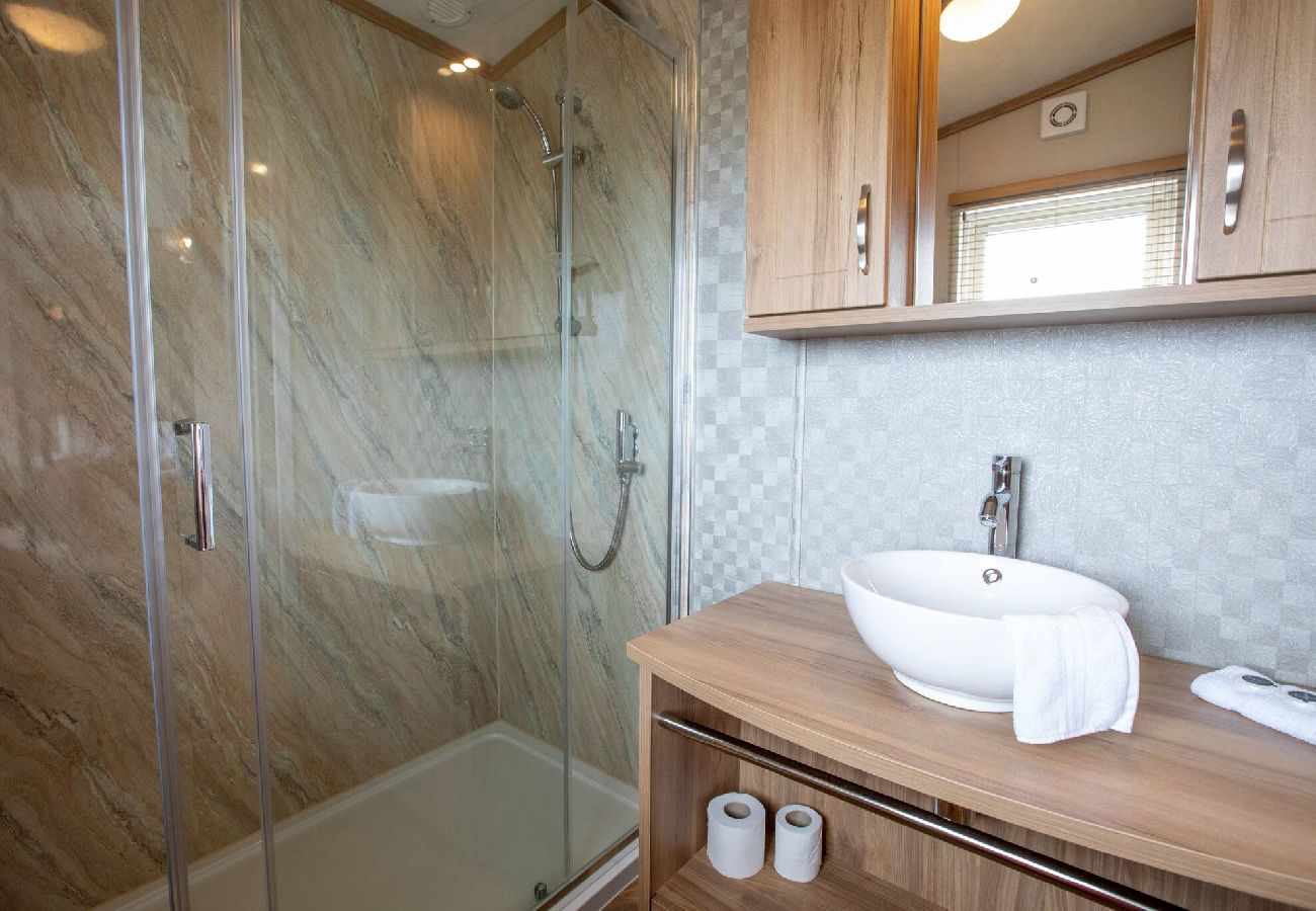Chalet in St Andrews - Lodge 8 Stewarts Resort, St Andrews