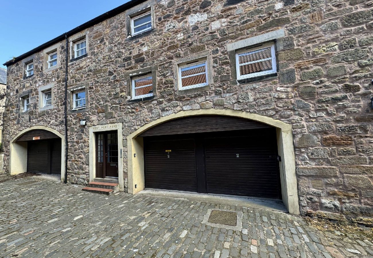 House in St Andrews - Maltbarn Apartment, St Andrews
