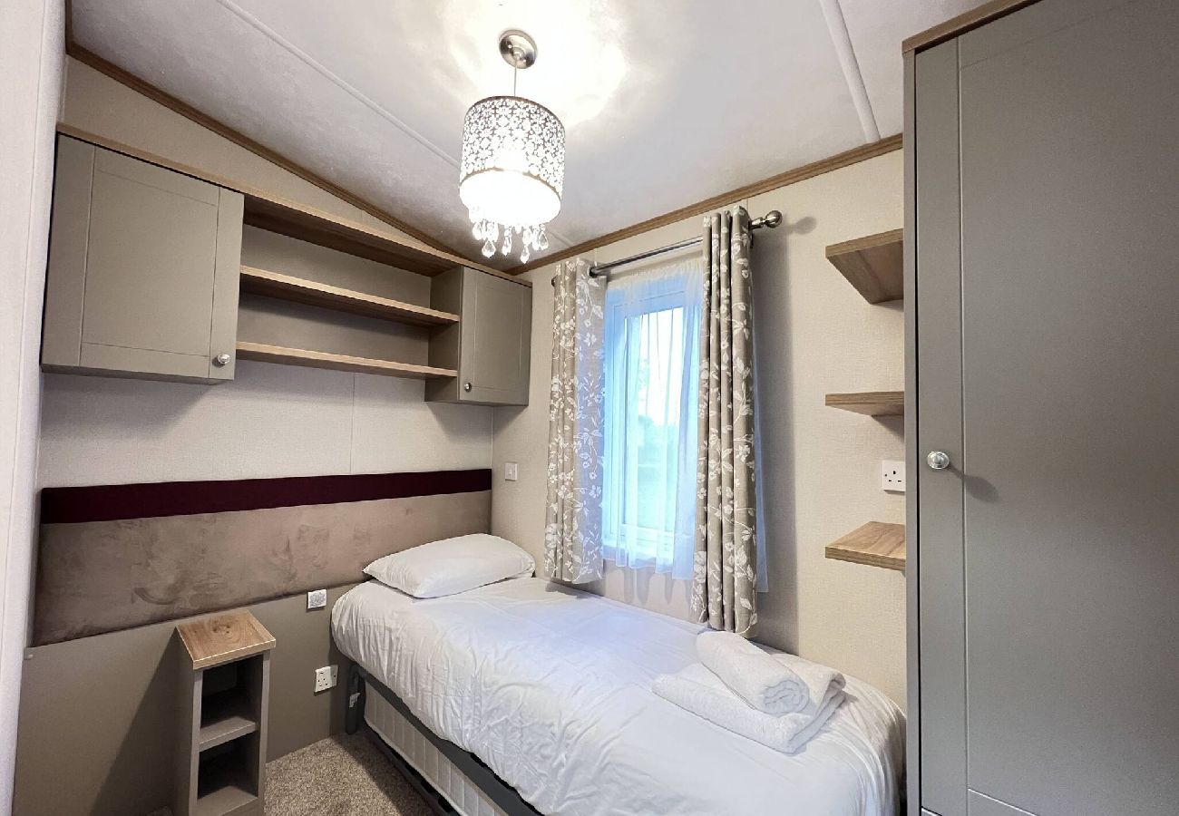 Chalet in St Andrews - Lodge 14 Stewarts Resort, St Andrews