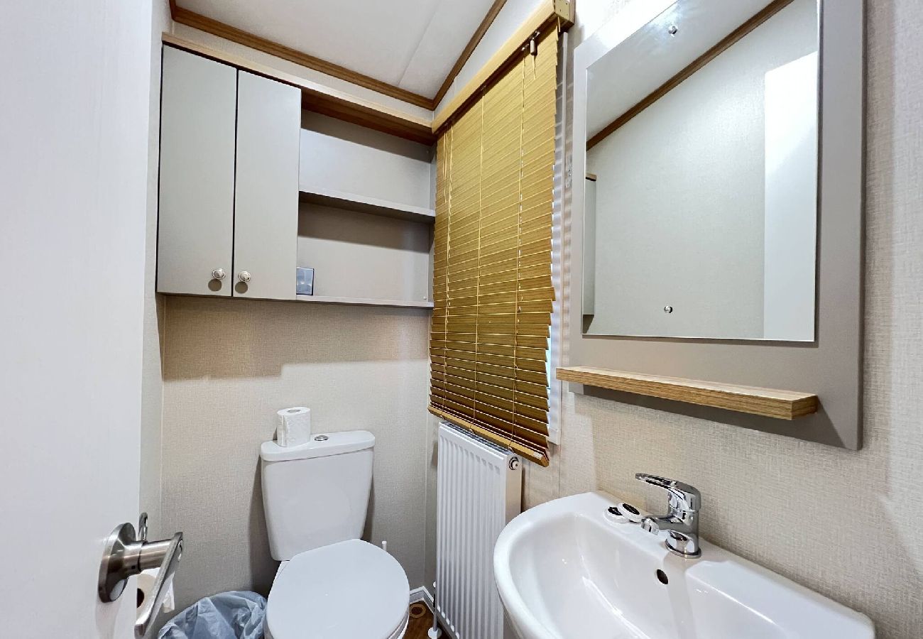 Chalet in St Andrews - Lodge 14 Stewarts Resort, St Andrews