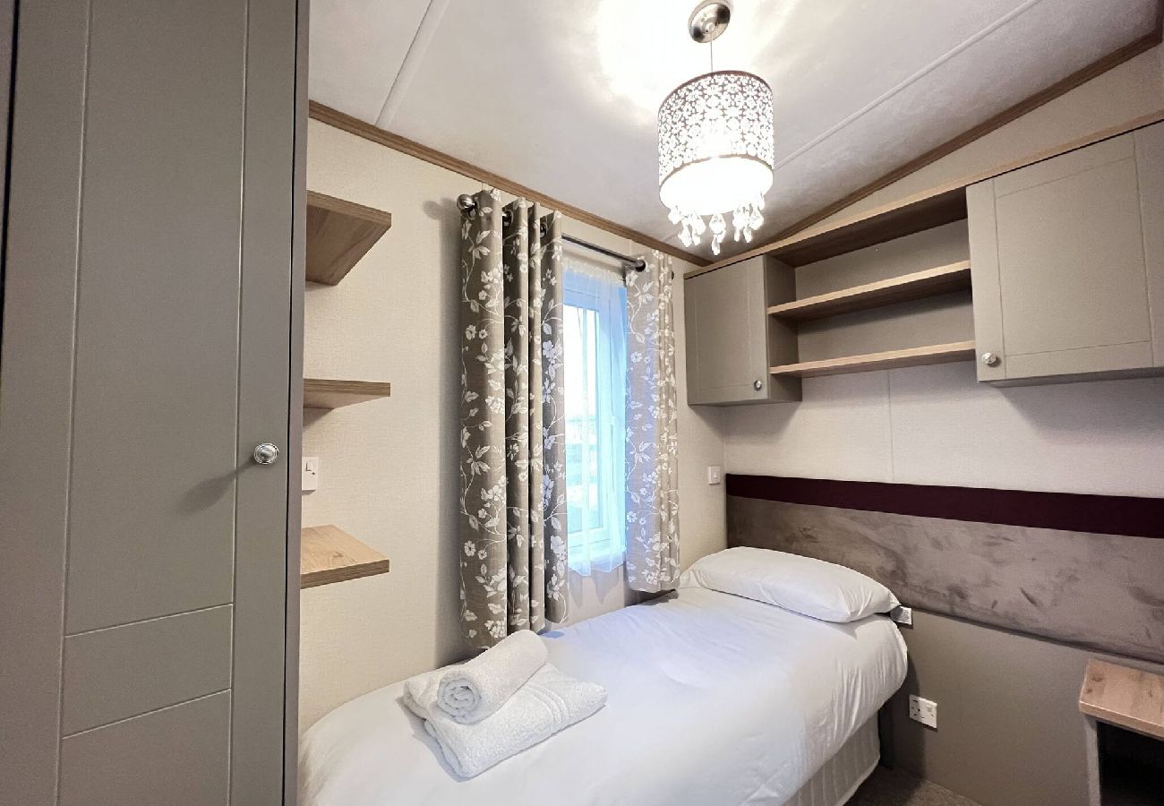 Chalet in St Andrews - Lodge 14 Stewarts Resort, St Andrews
