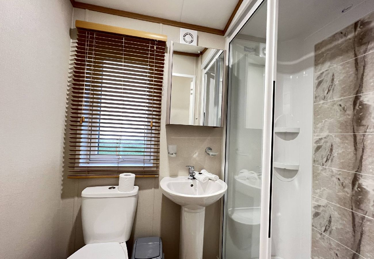 Chalet in St Andrews - Lodge 14 Stewarts Resort, St Andrews