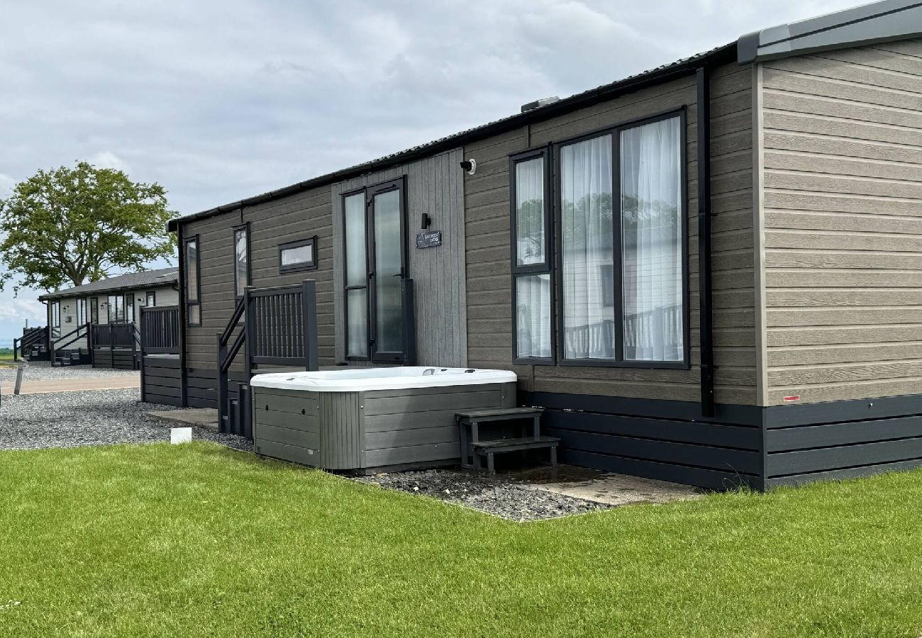 Chalet in St Andrews - Lodge 41 Stewarts Resort, St Andrews