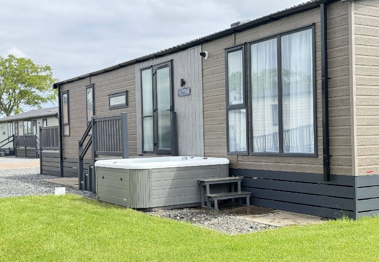 Chalet in St Andrews - Lodge 41 Stewarts Resort, St Andrews
