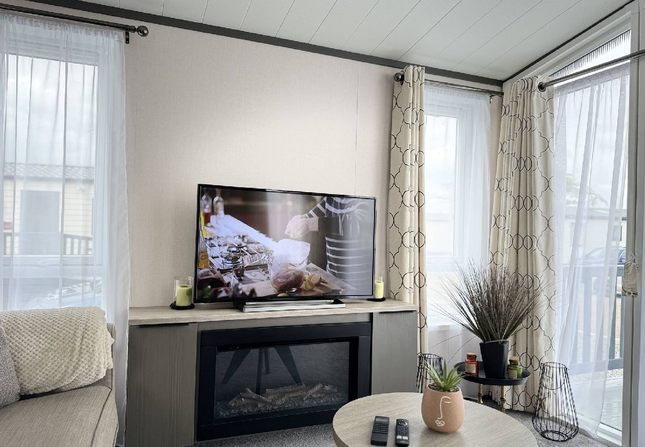 Chalet in St Andrews - Lodge 41 Stewarts Resort, St Andrews