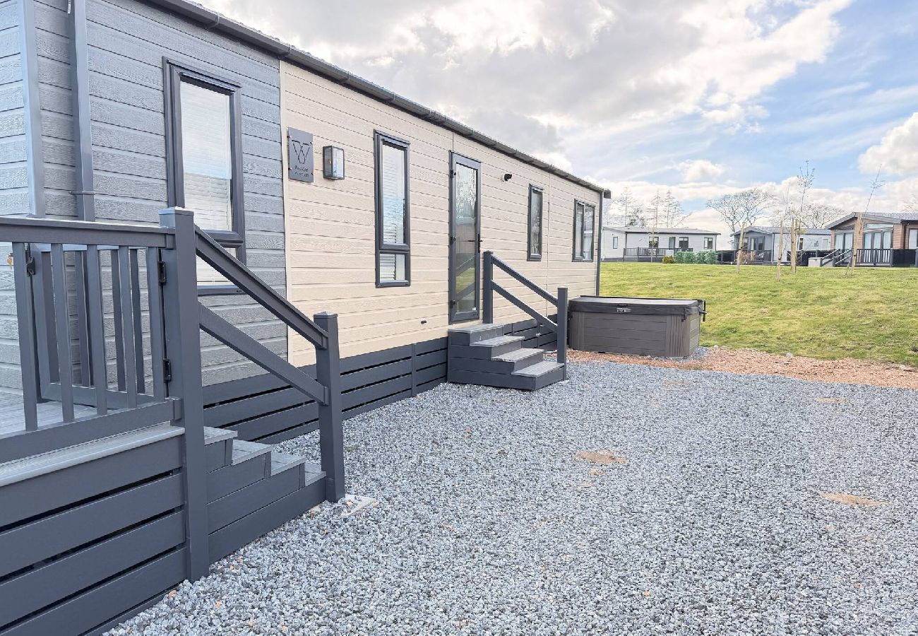 Chalet in St Andrews - Victory Faraday Hot Tub  Lodge 96, Camer