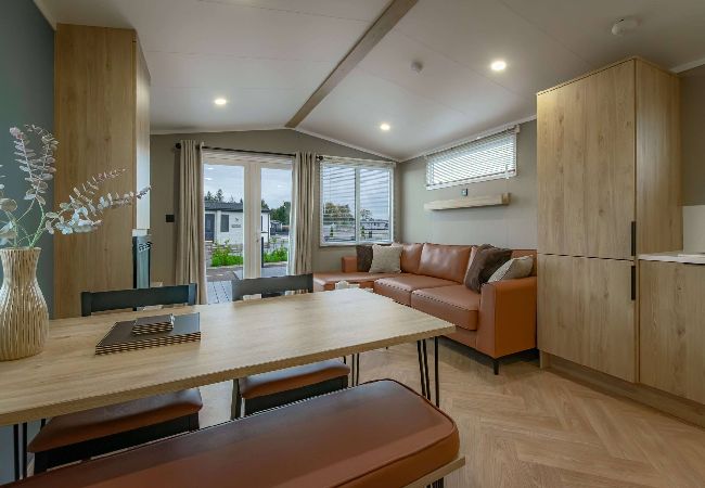 House in Fife - HotTub Bower lodge 72, 
