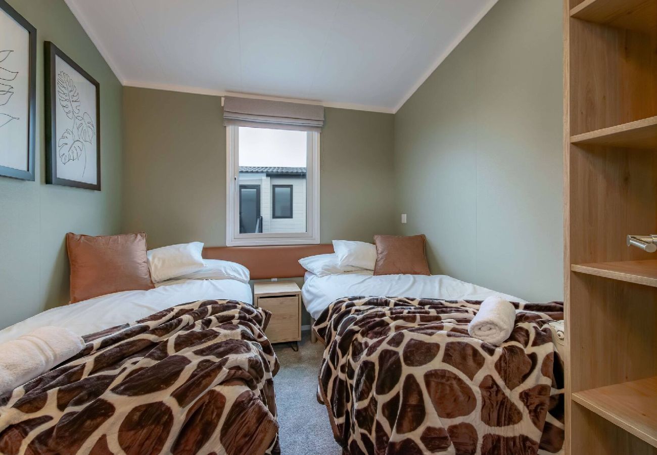 House in St Andrews - HotTub Bower lodge 72,