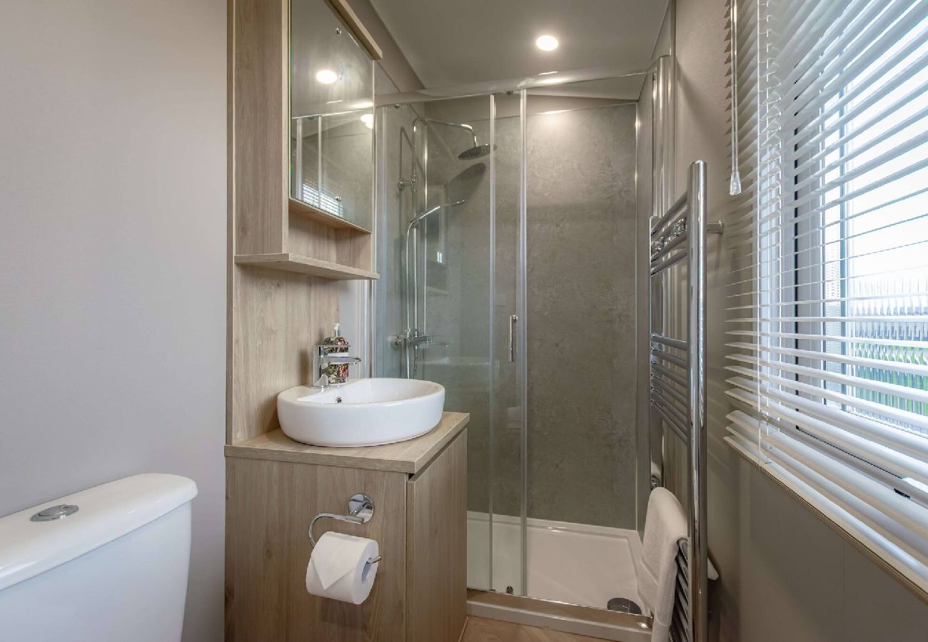 House in St Andrews - HotTub Bower lodge 72,