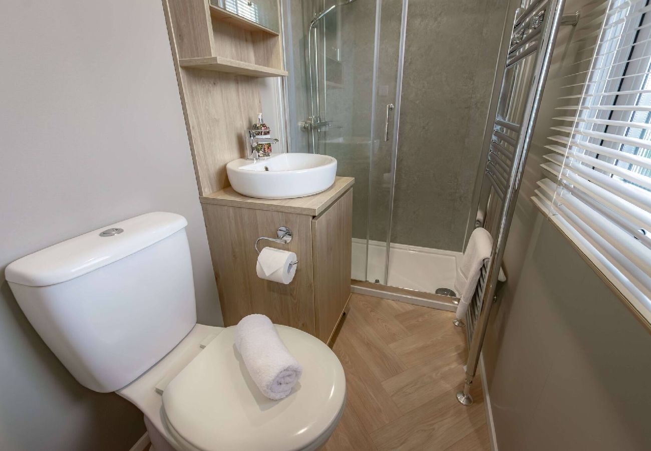 House in St Andrews - HotTub Bower lodge 72,