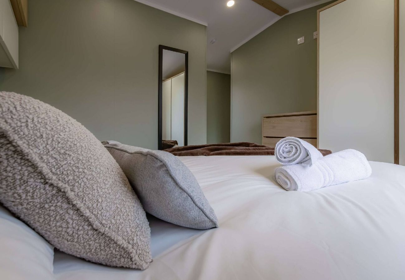 House in St Andrews - HotTub Bower lodge 72,