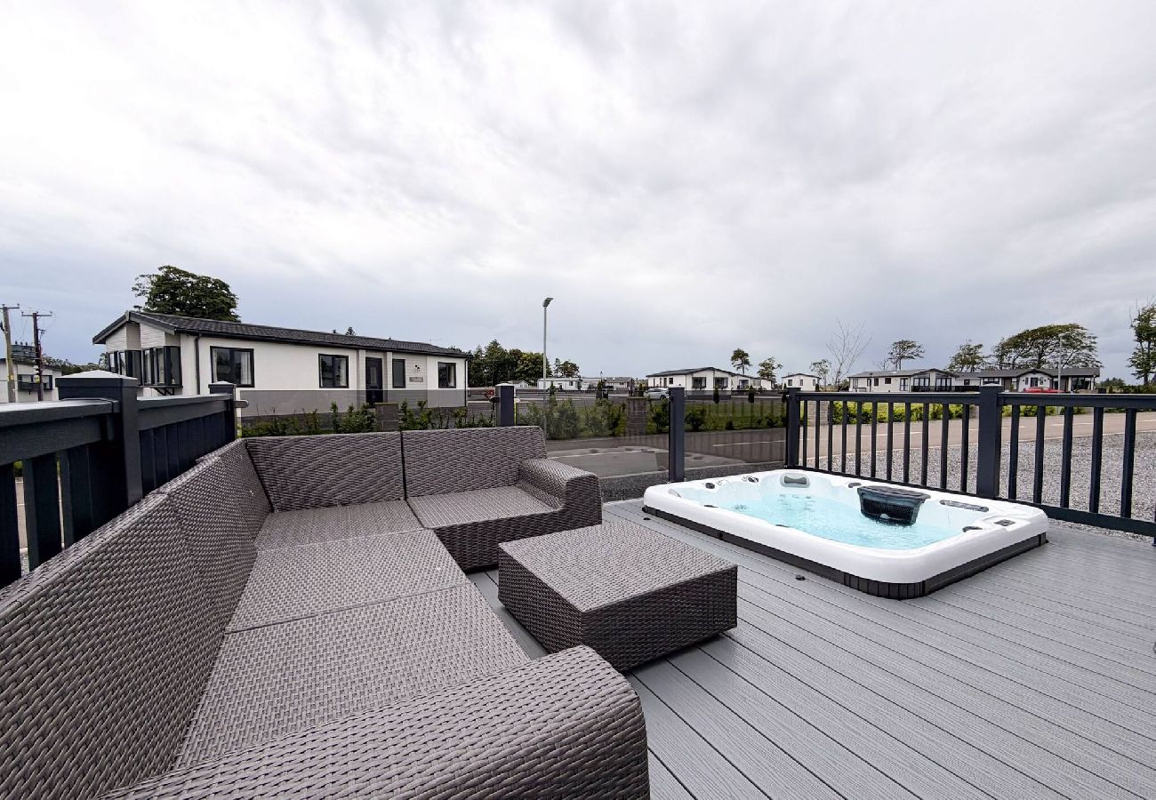 House in St Andrews - HotTub Bower lodge 72,
