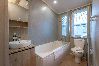 House in Fife - HotTub Bower lodge 72, 