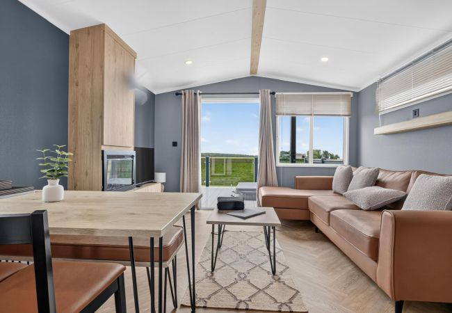 Chalet in St Andrews - Hot Tub Bower Lodge 219 at Cameron, St Andrews