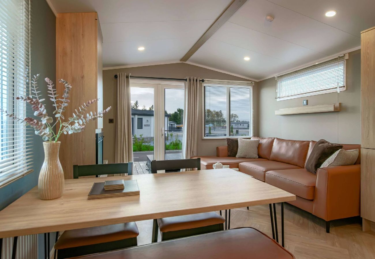 Chalet in St Andrews - Hot Tub Bower Lodge 219 at Cameron, St Andrews